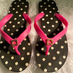Kate Spade sandals flip flops sz 7 pink poka dots